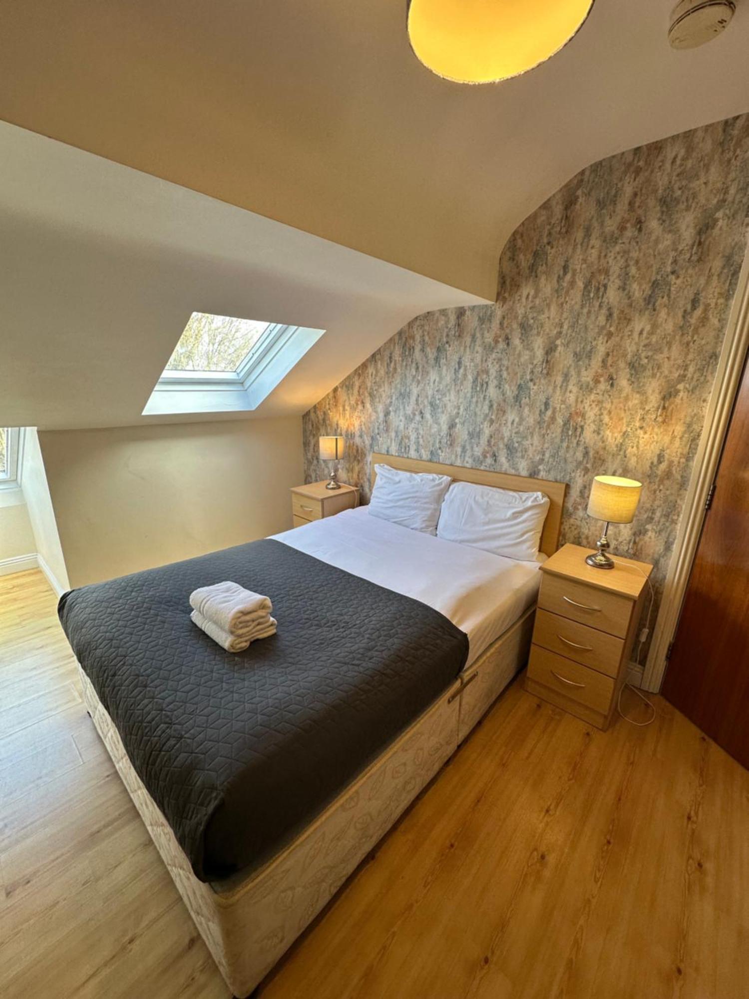 Waterlane Apartments Голуей Екстериор снимка
