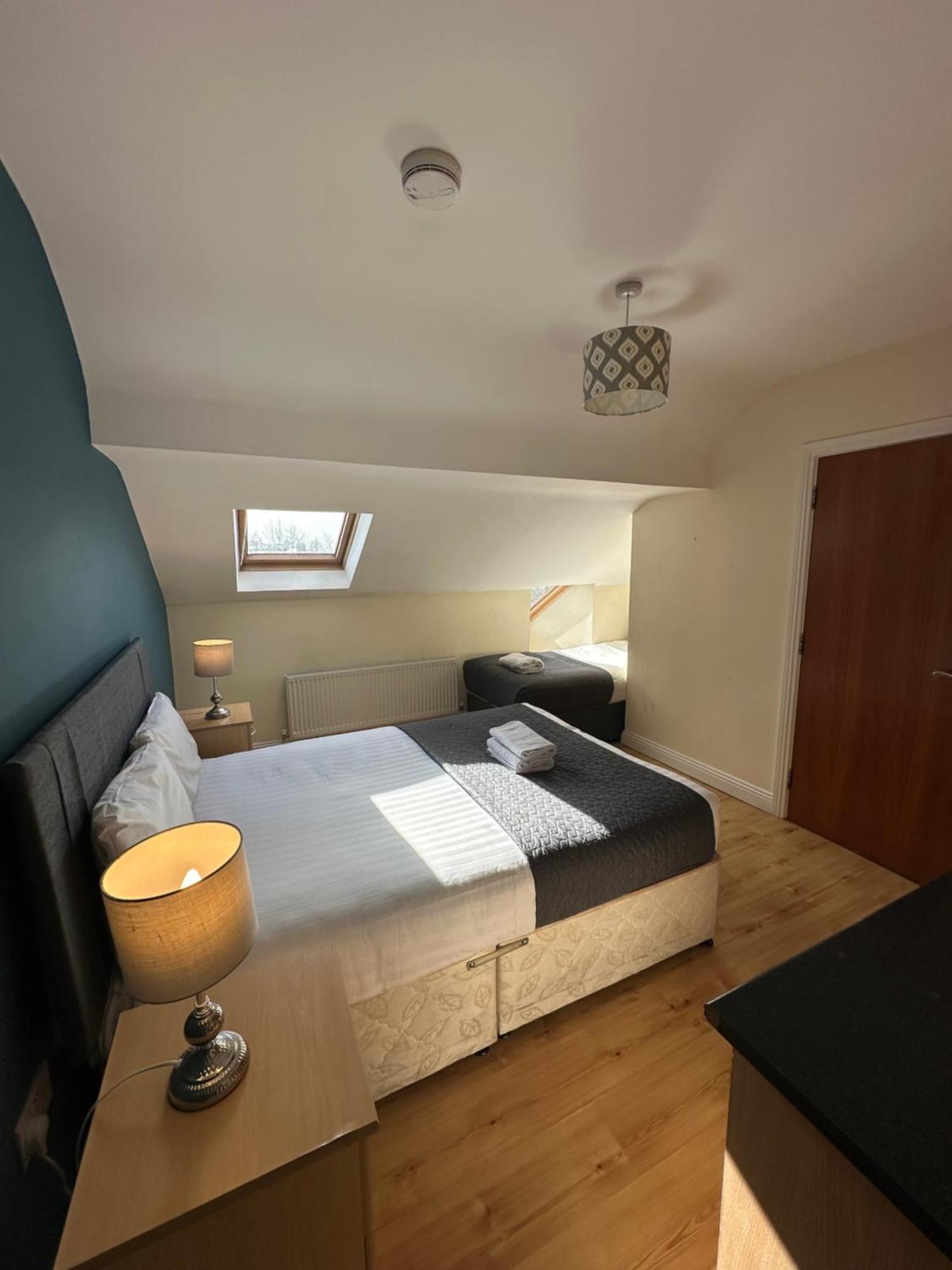 Waterlane Apartments Голуей Екстериор снимка