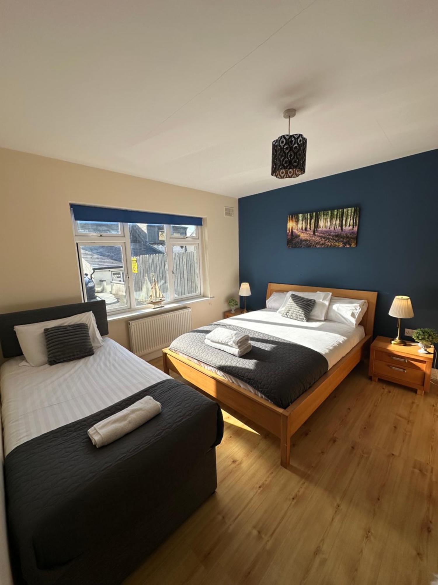 Waterlane Apartments Голуей Екстериор снимка